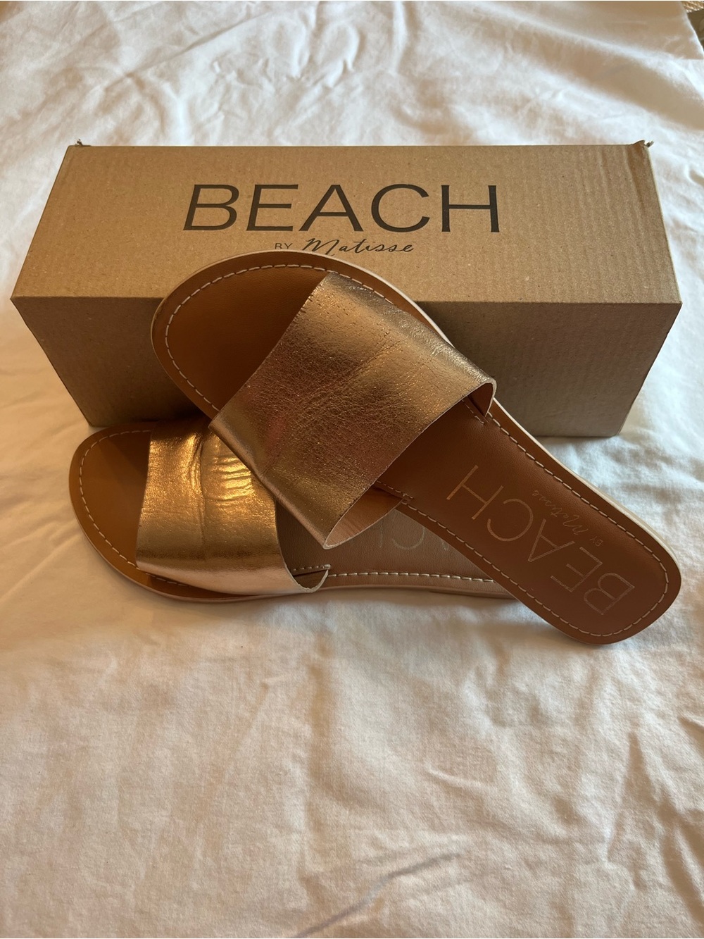 Beach by Matisse Gold Slide Sandals - Women's, size 8